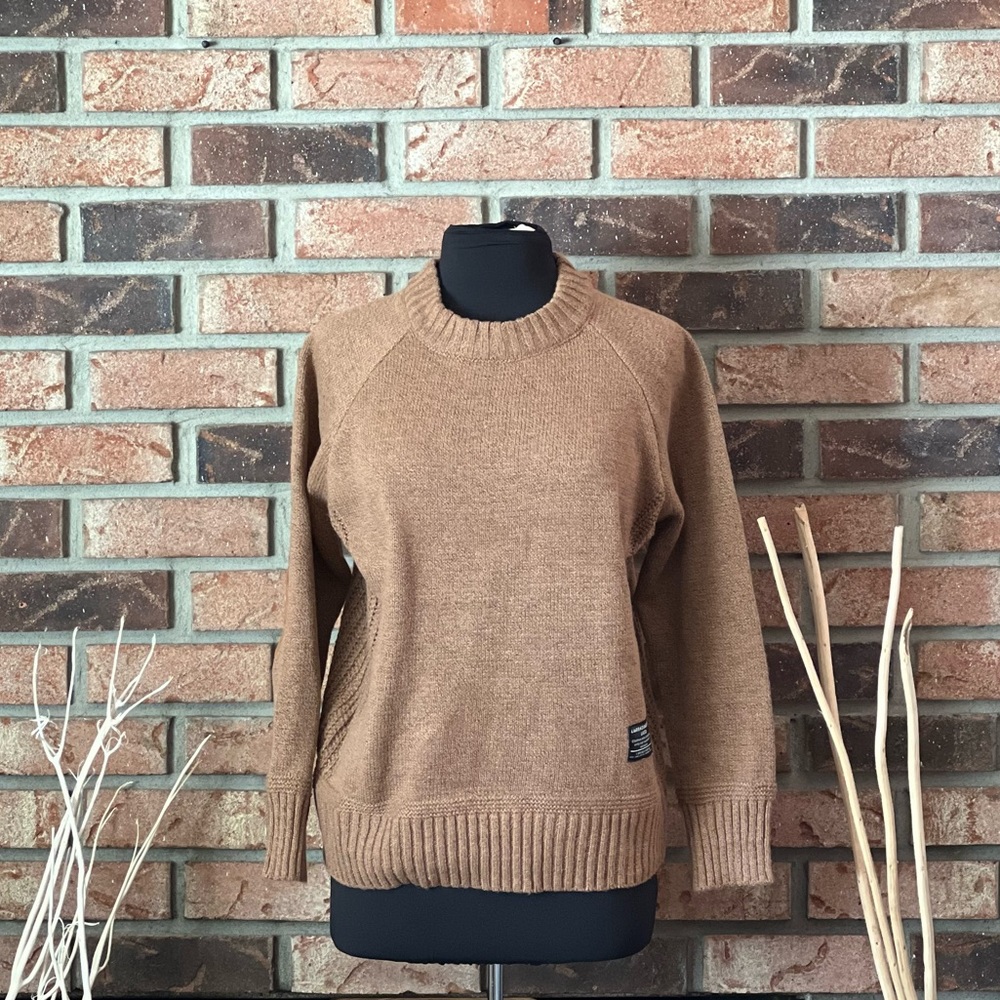 Lu Ren Jiao Dian Crewneck Sweater